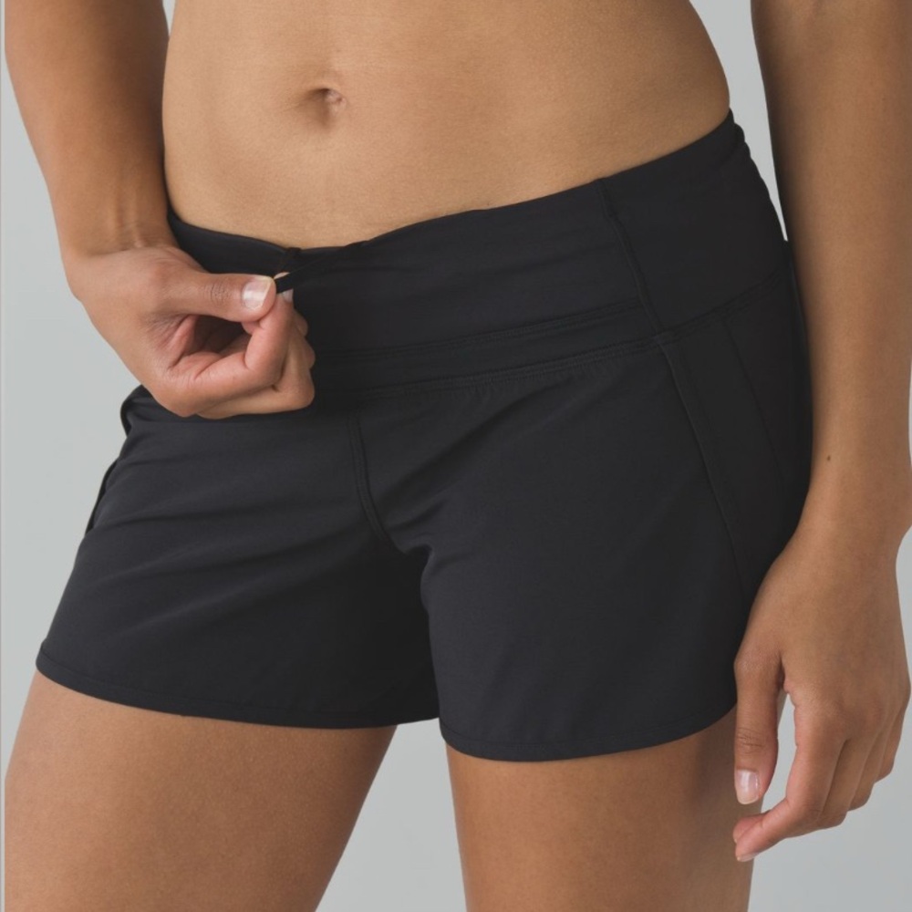Lululemon‎ Run Times Short *4-way Stretch 4" in Black, Size 4